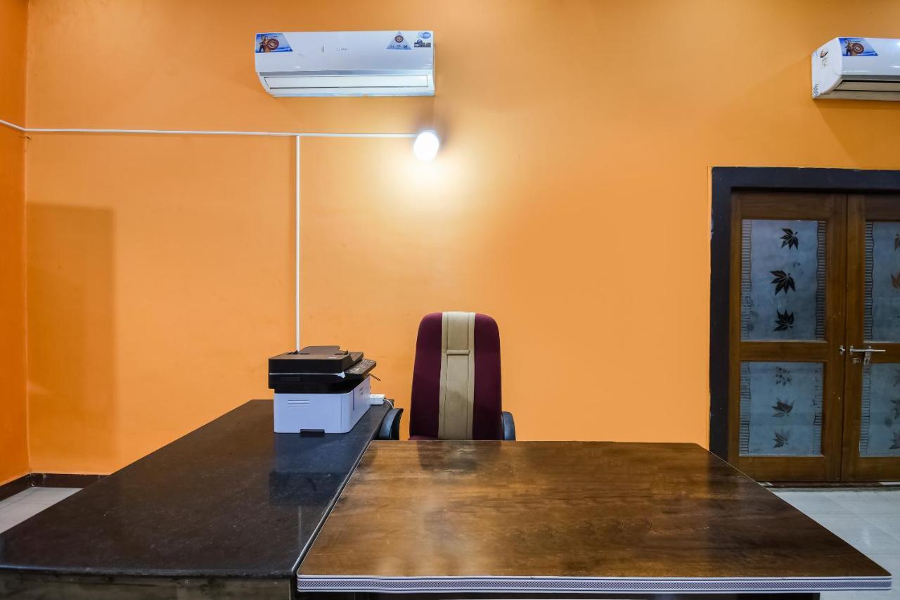 Spot On 67031 Hotel Sangam Palace Rāipur 外观 照片